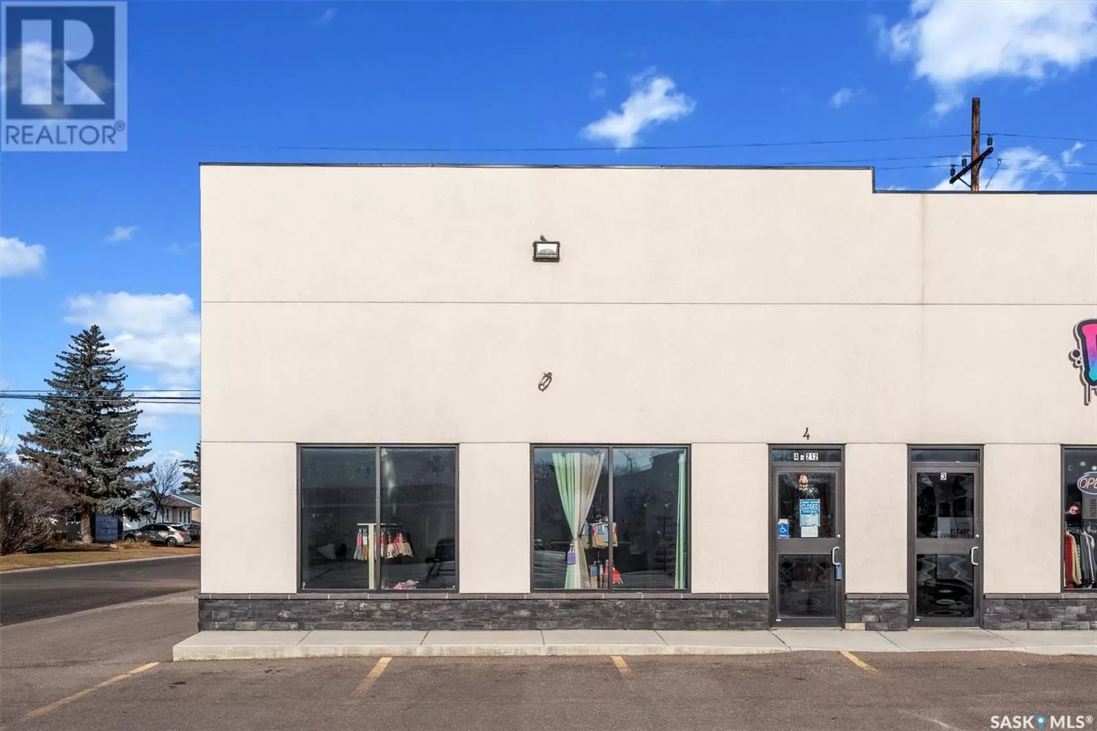 Retail for rent: 4 212 Central Street W, Warman, Saskatchewan S0K 0A1