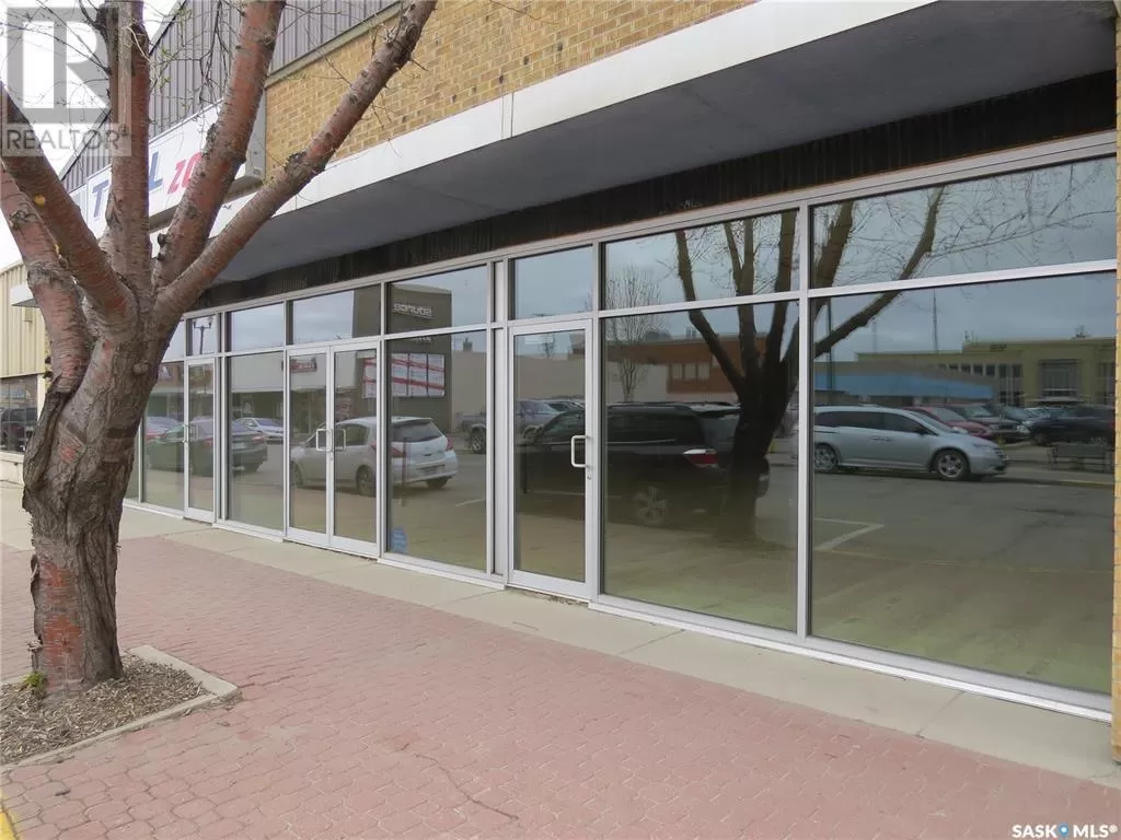 Retail for rent: 40 Second Avenue N, Yorkton, Saskatchewan S3N 1G2