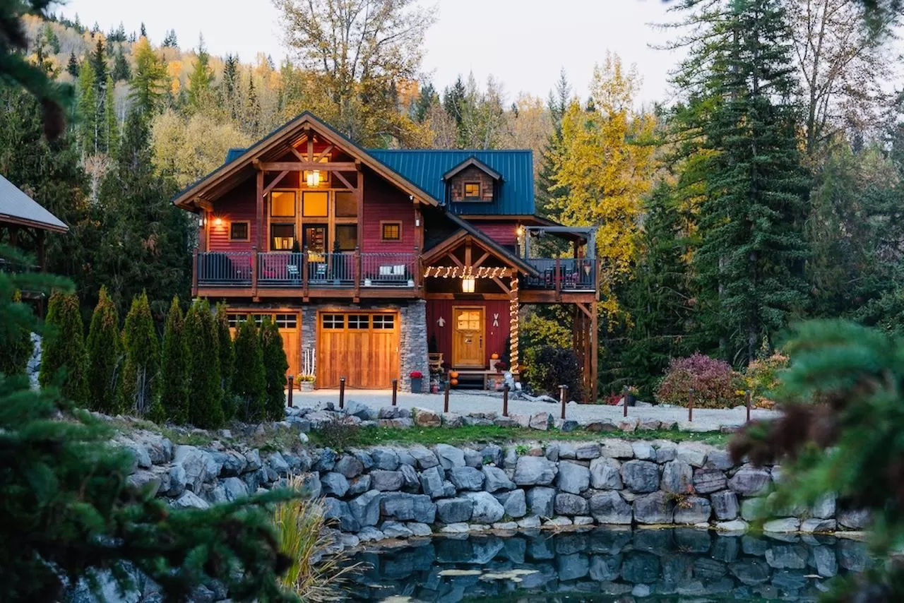 House for rent: 400 Canyon Trail, Fernie, British Columbia V0B 1M5