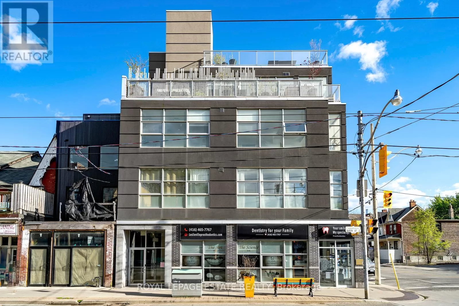 Apartment for rent: 401 - 1003 Queen Street E, Toronto, Ontario M4M 1K3