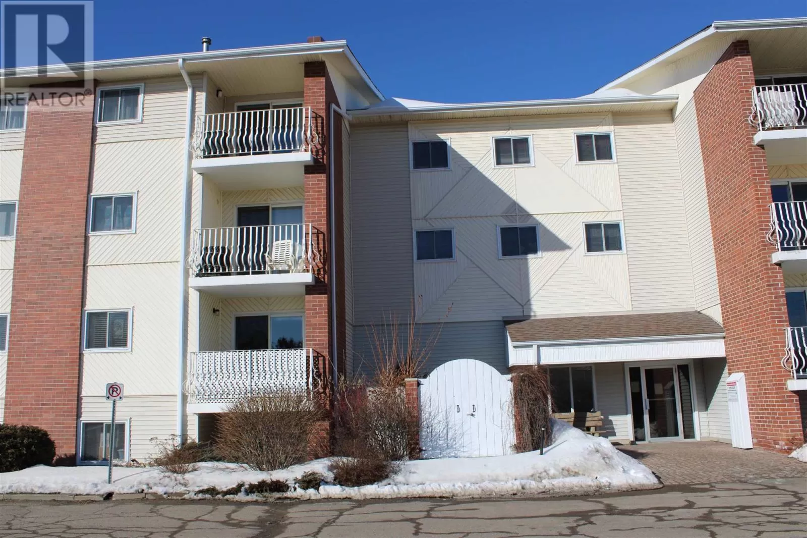 Apartment for rent: 401 725 James St S|725 James St S #401, Thunder Bay, Ontario P7E 6N3