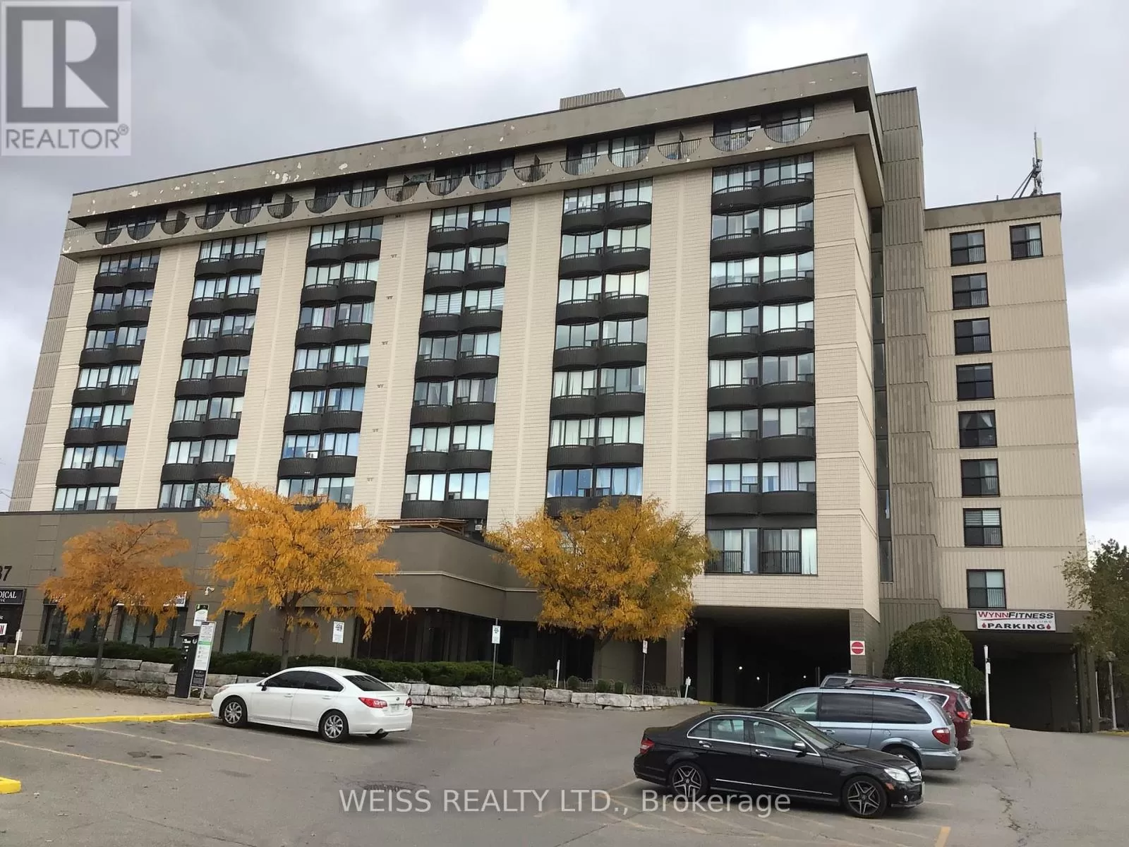 Apartment for rent: 402 - 2737 Keele Street, Toronto (Downsview-Roding-CFB), Ontario M3M 2E9