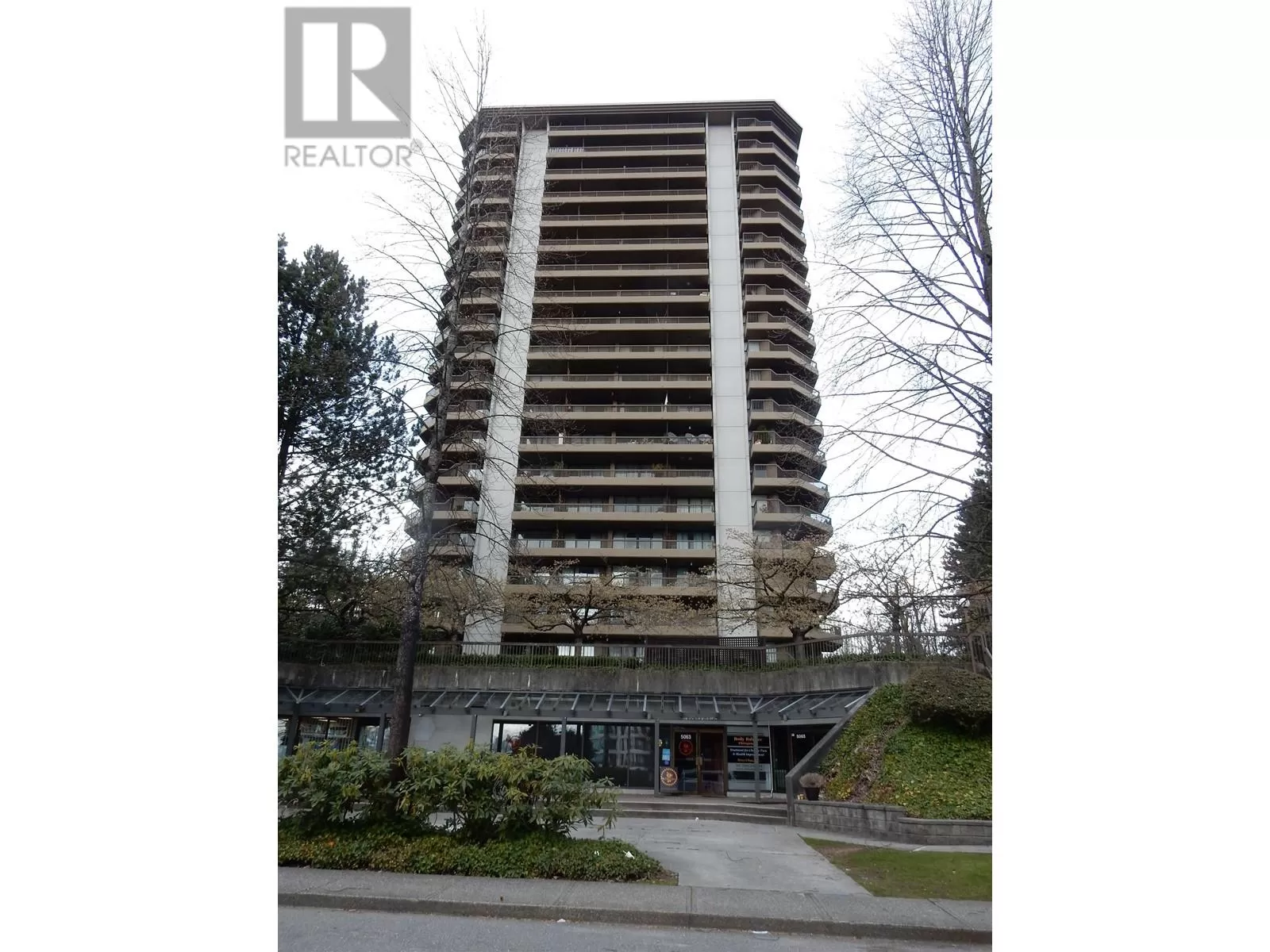 Apartment for rent: 407 2041 Bellwood Avenue, Burnaby, British Columbia V5B 4V5