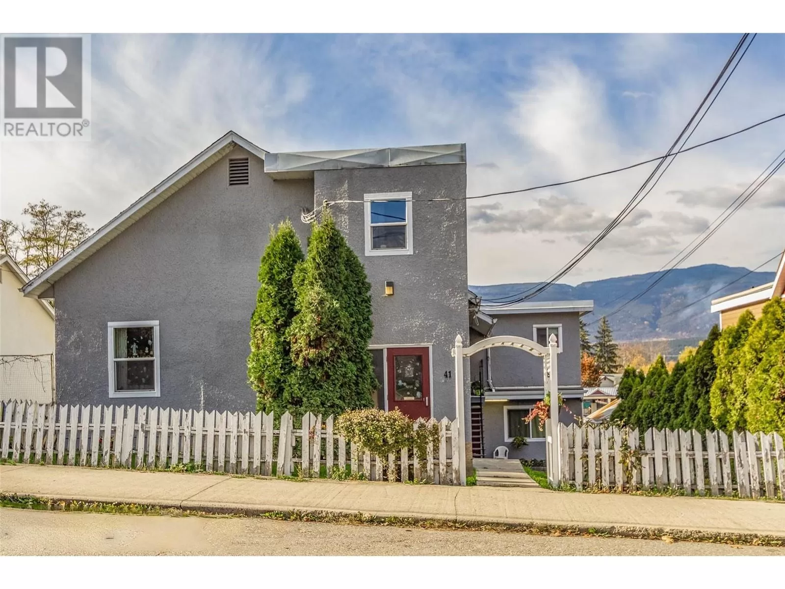 Multi-Family for rent: 41 3 Street Se, Salmon Arm, British Columbia V1E 1H6