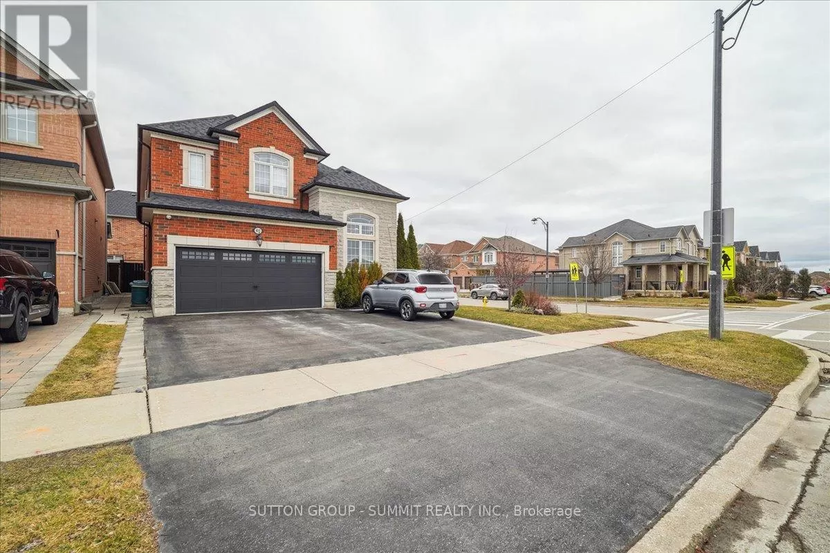 House for rent: 415 Vellore Park Avenue, Vaughan, Ontario L4H 0E6