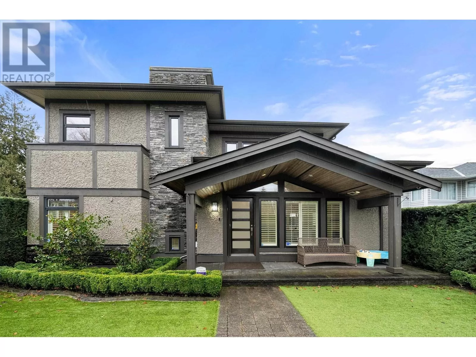 415 W 16th Street, North Vancouver, British Columbia V7M 1V1