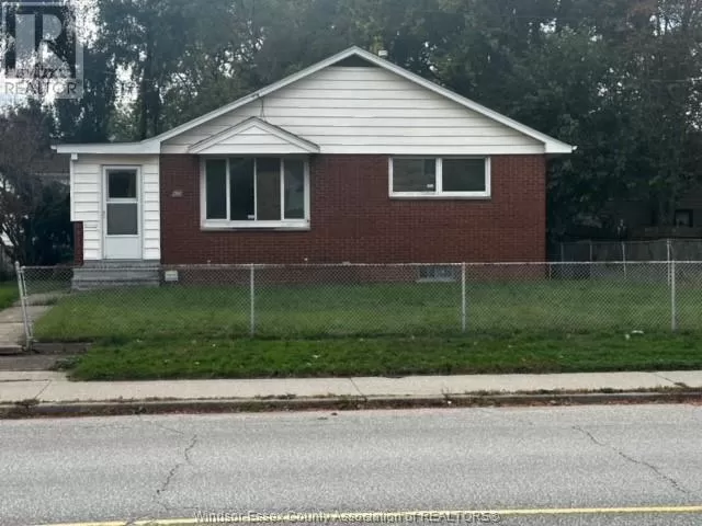 House for rent: 425 Mill Street, Windsor, Ontario N9C 2R5