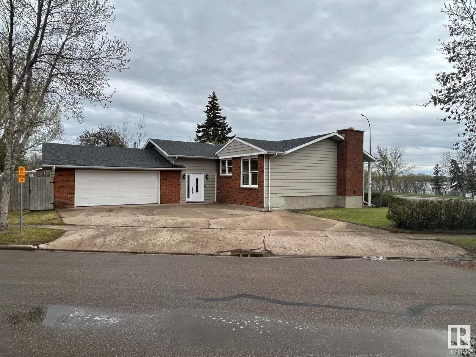 House for rent: 4307 Lakeshore Dr, Bonnyville Town, Alberta T9N 2G9