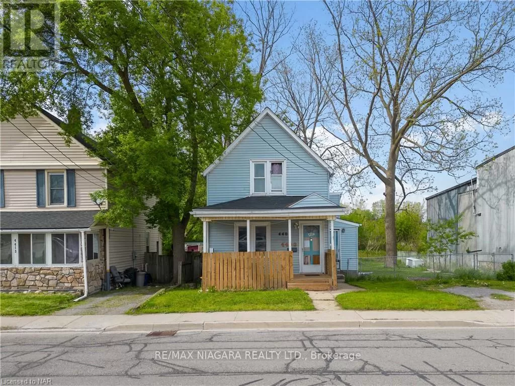 House for rent: 4403 Park Street, Niagara Falls, Ontario L2E 2P4