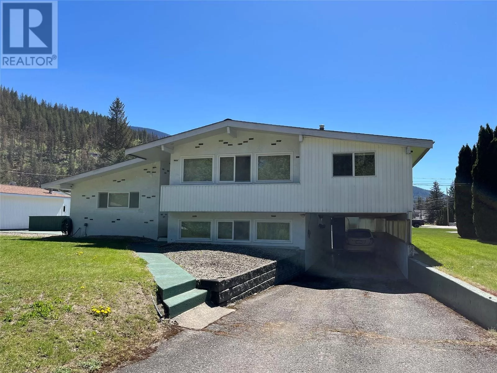 House for rent: 441 Oak Avenue, Sicamous, British Columbia V0E 2V1