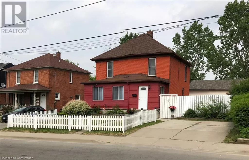 House for rent: 4472 Second Avenue, Niagara Falls, Ontario L2E 4H2