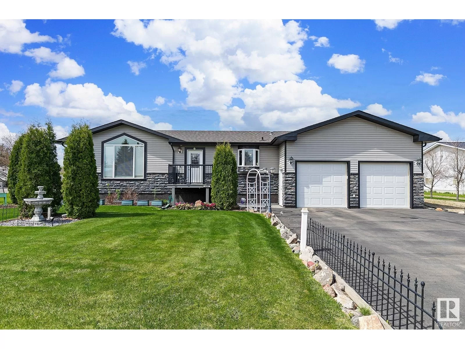 House for rent: 4508 51 Av, Warburg, Alberta T0C 2T0
