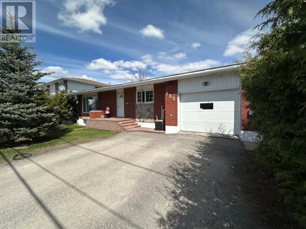 Duplex for rent: 452 Melrose Blvd, Timmins, Ontario P4N 5H4
