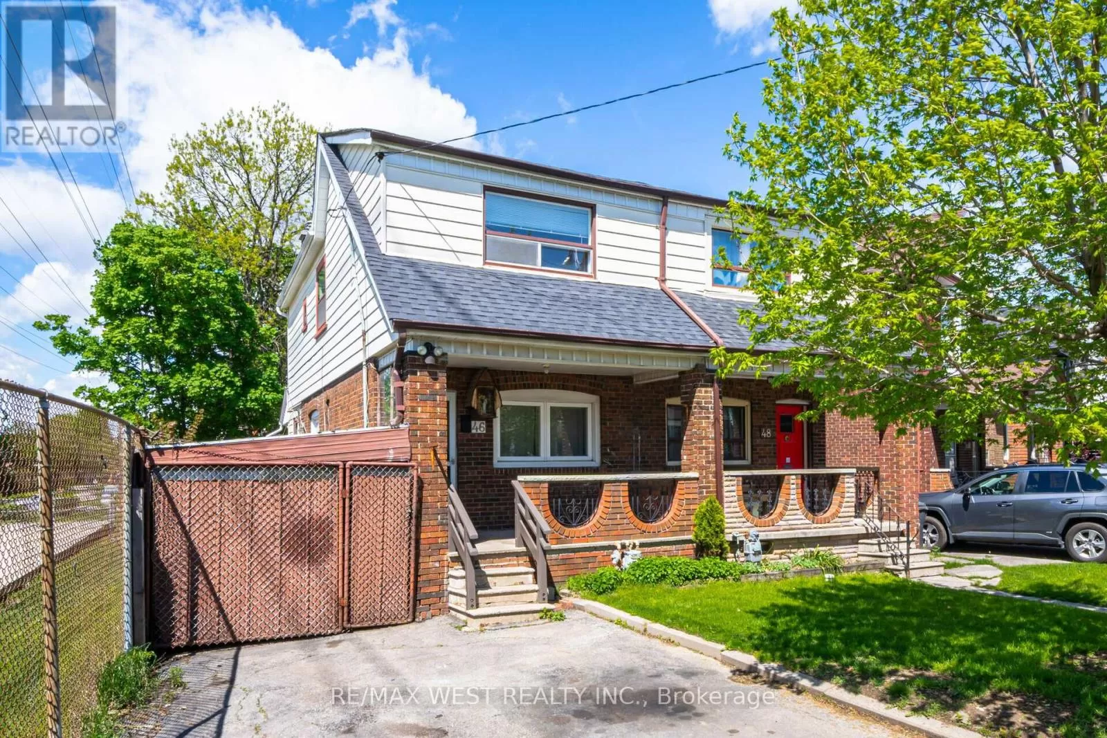 House for rent: 46 Carrick Avenue, Toronto, Ontario M6N 3J5