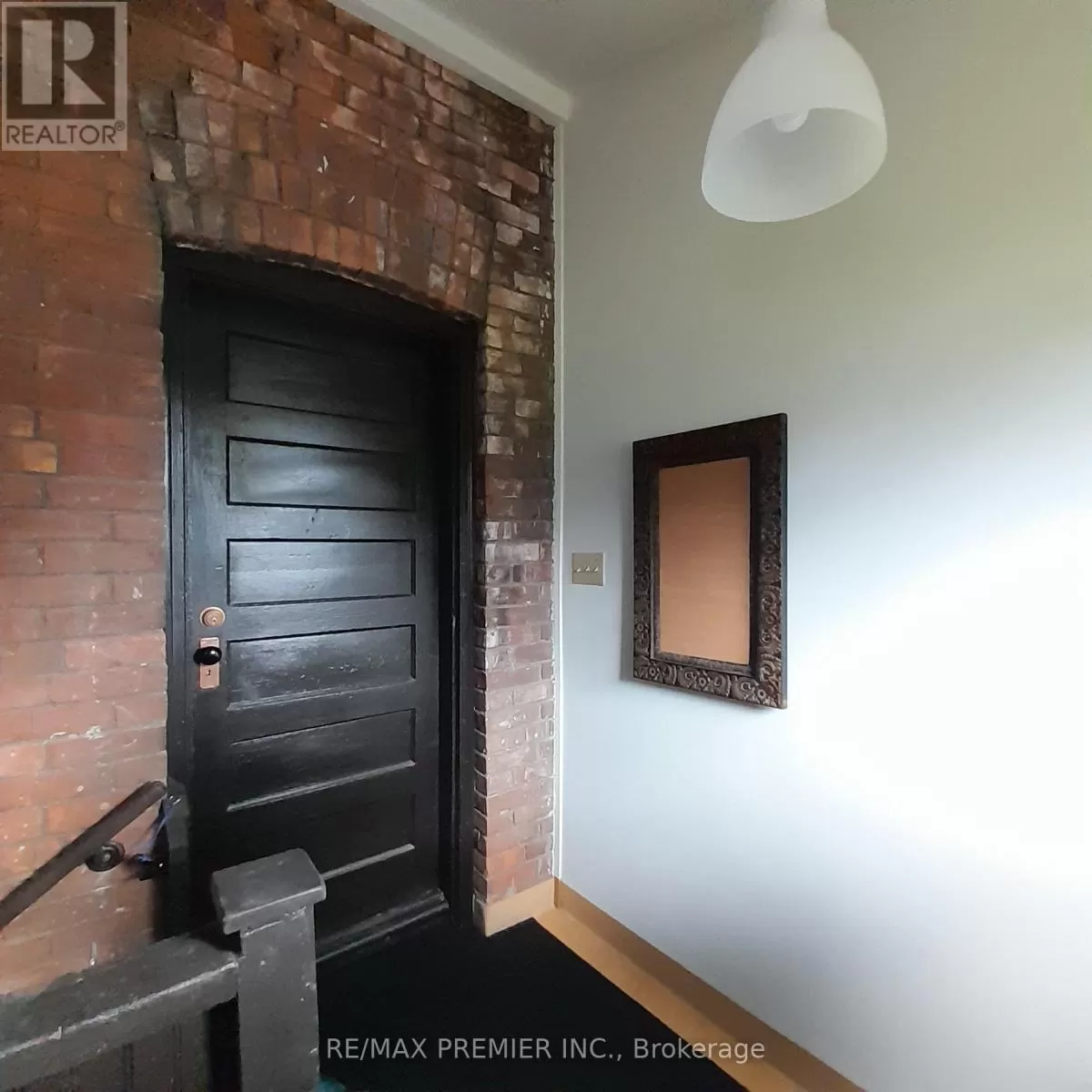 Other for rent: 46b Geary Avenue, Toronto, Ontario M6H 2B4