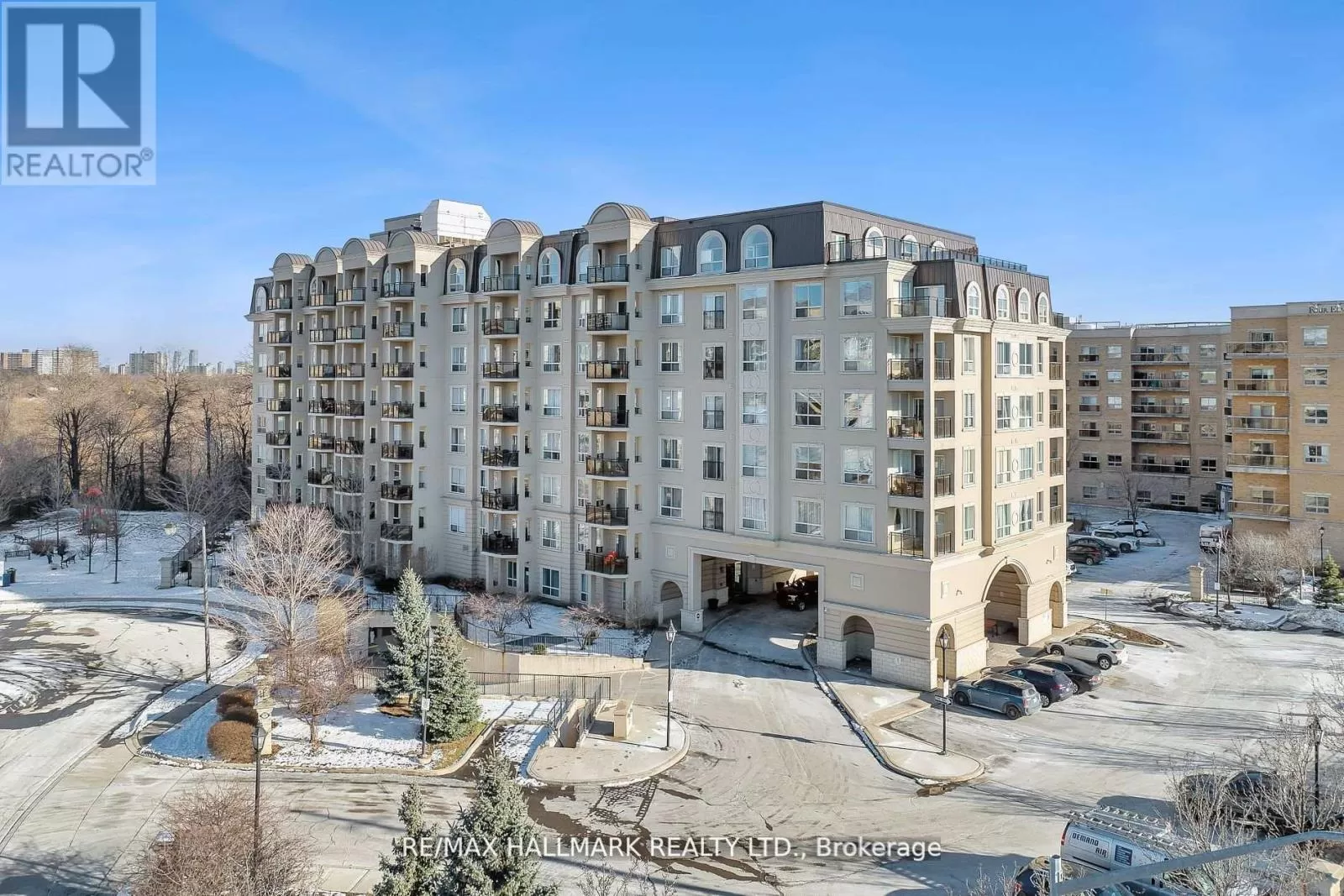 Apartment for rent: 504 - 1 Maison Parc Court, Vaughan, Ontario L4J 9K1