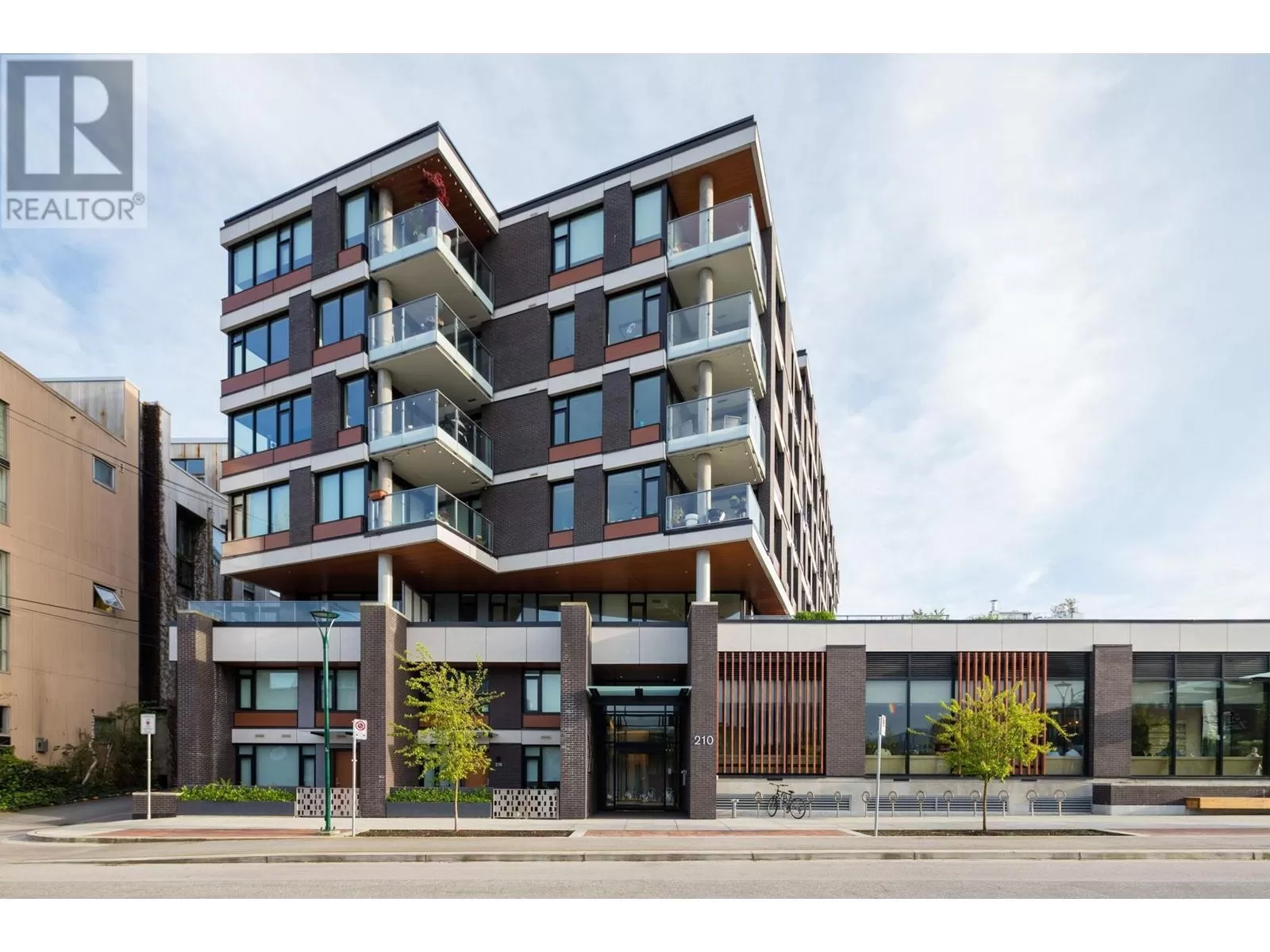 Apartment for rent: 504 210 E 5th Avenue, Vancouver, British Columbia V5T 0K1