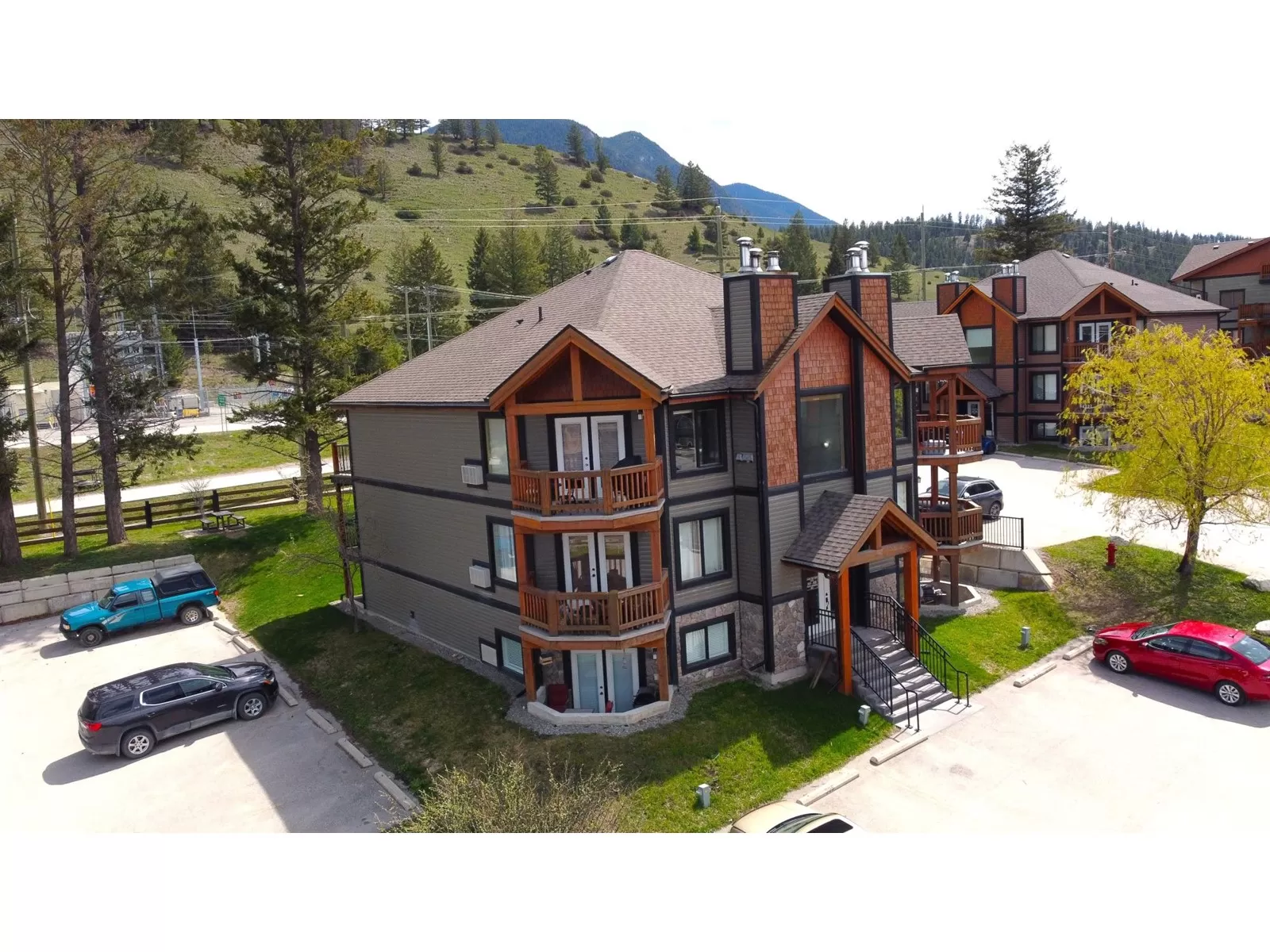 Apartment for rent: 505 - 7307 Prospector Avenue, Radium Hot Springs, British Columbia V0A 1M0