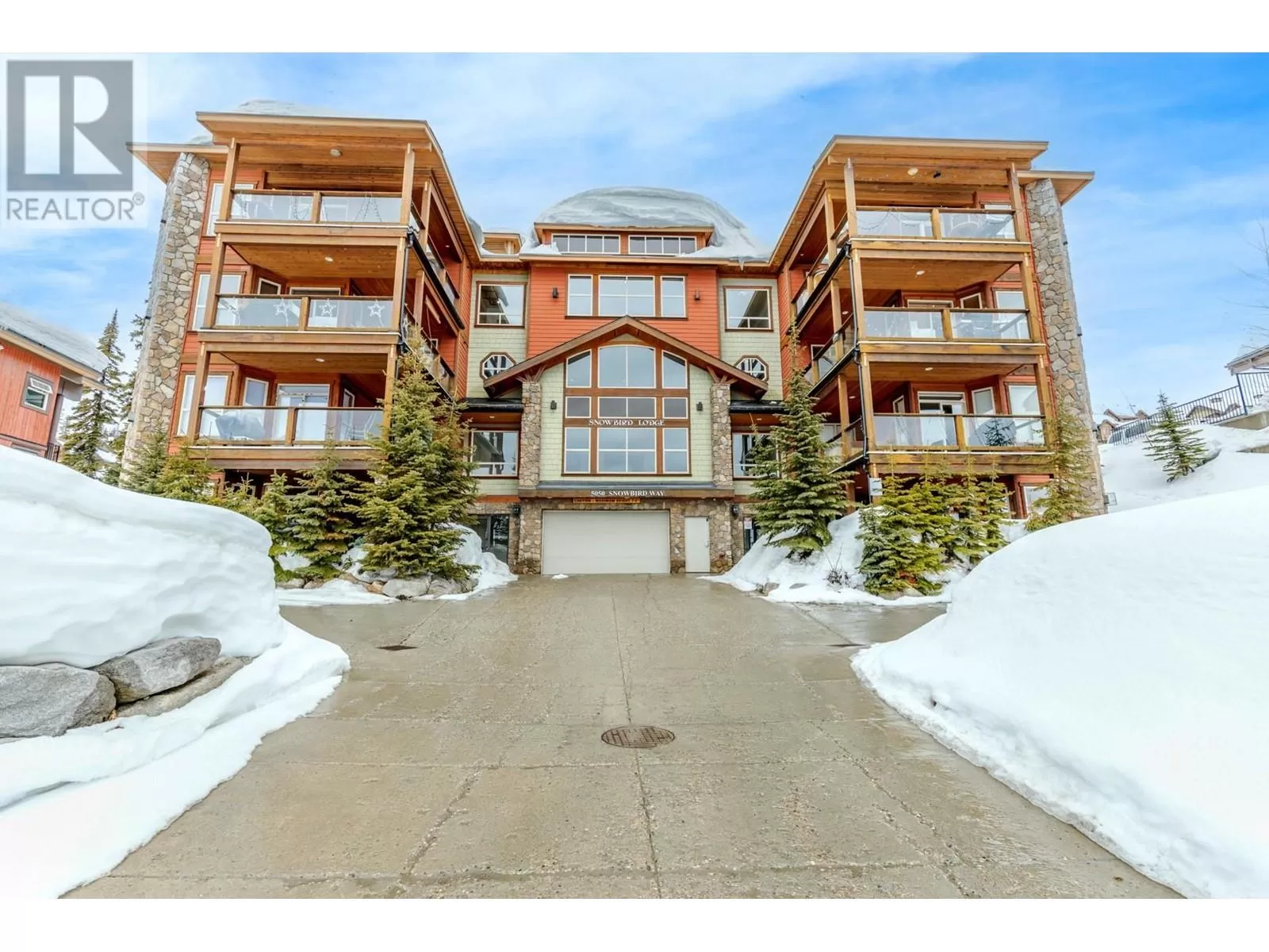 Apartment for rent: 5050 Snowbird Way Unit# 405, Big White, British Columbia V1P 1P3