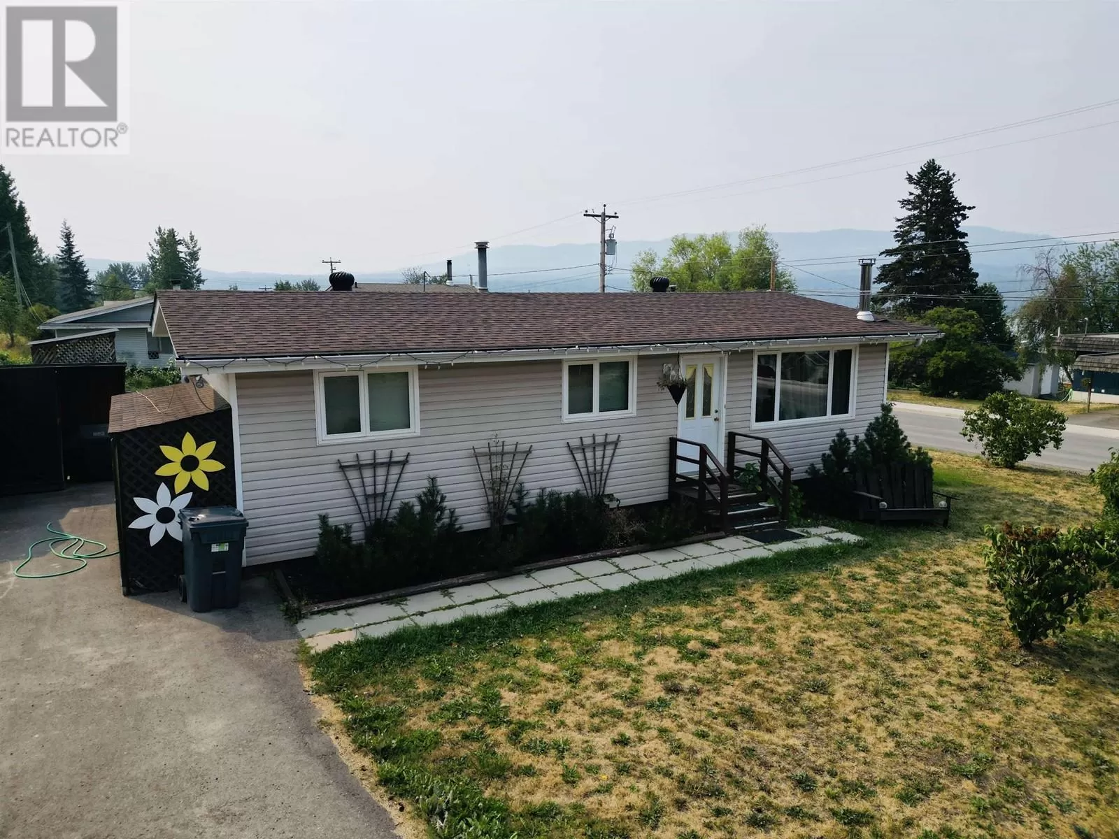 House for rent: 512 Center Street, Burns Lake, British Columbia V0J 1E0