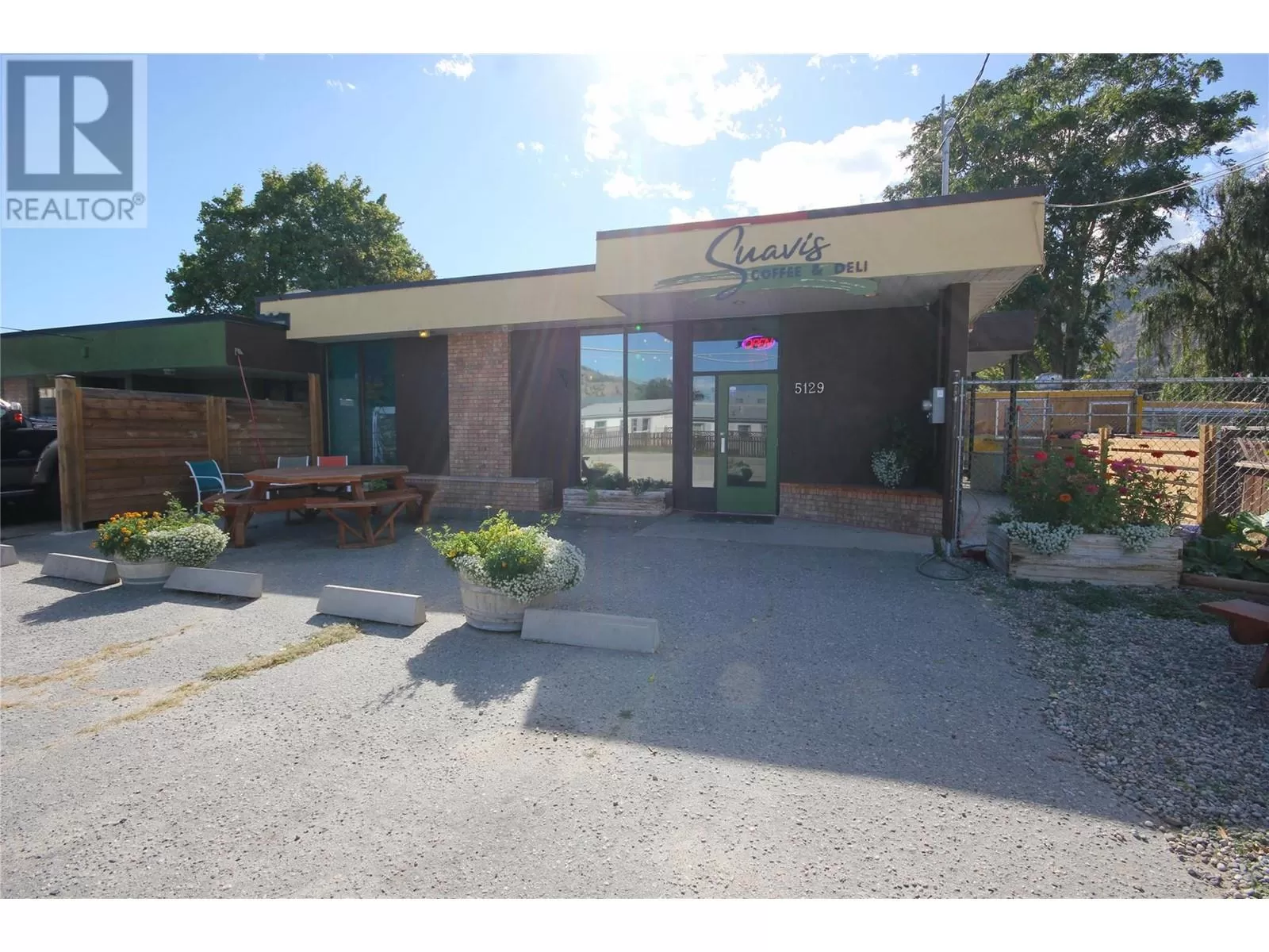 Residential Commercial Mix for rent: 5129 10 Avenue, Okanagan Falls, British Columbia V0H 1K0