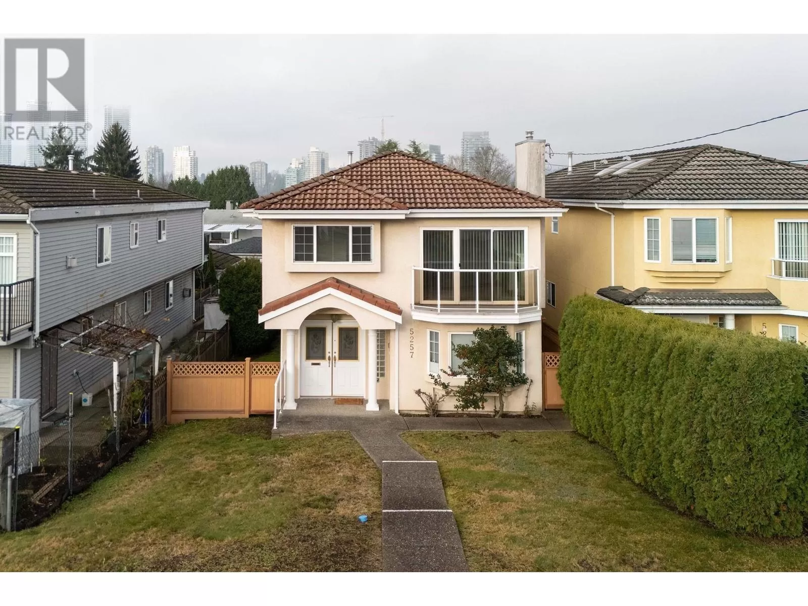 House for rent: 5257 Norfolk Street, Burnaby, British Columbia V5G 1G3