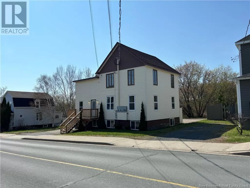 Fourplex for rent: 575 Queen, Bathurst, New Brunswick E2A 2J8