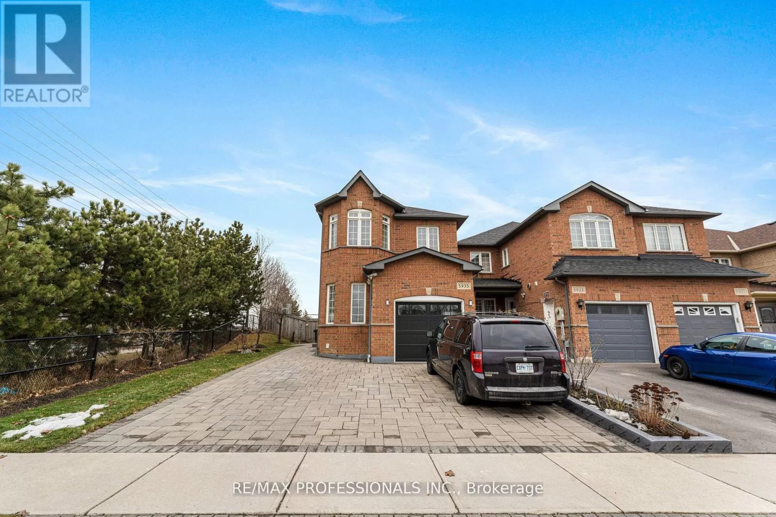 House for rent: 5935 Stonebriar Crescent, Mississauga, Ontario L5V 2T8