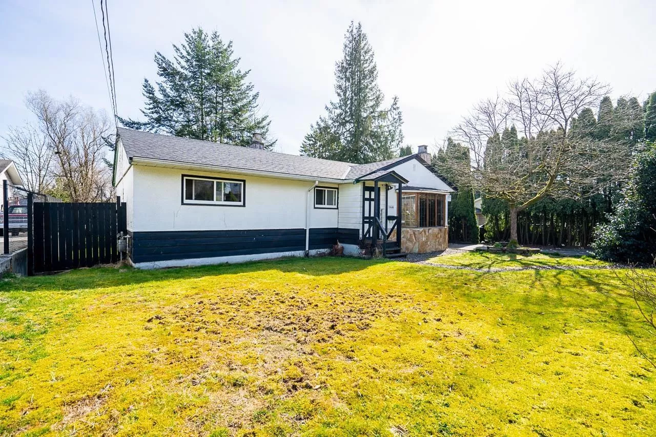 House for rent: 5940 173b Street, Surrey, British Columbia V3S 4B2