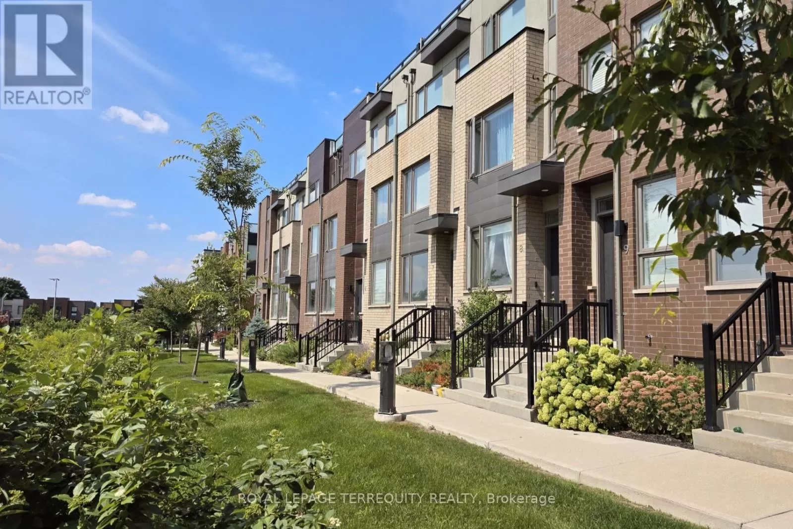 Row / Townhouse for rent: 6 - 120 Frederick Tisdale Drive, Toronto (Downsview-Roding-CFB), Ontario M3K 0A8