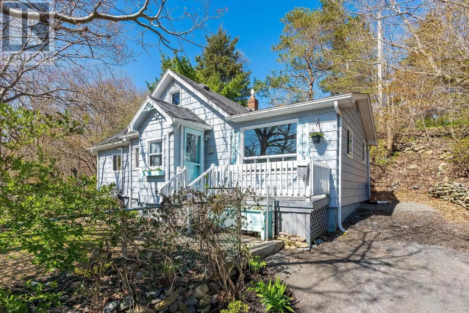 House for rent: 6 Parkstone Terrace, Dartmouth, Nova Scotia B3A 1T4