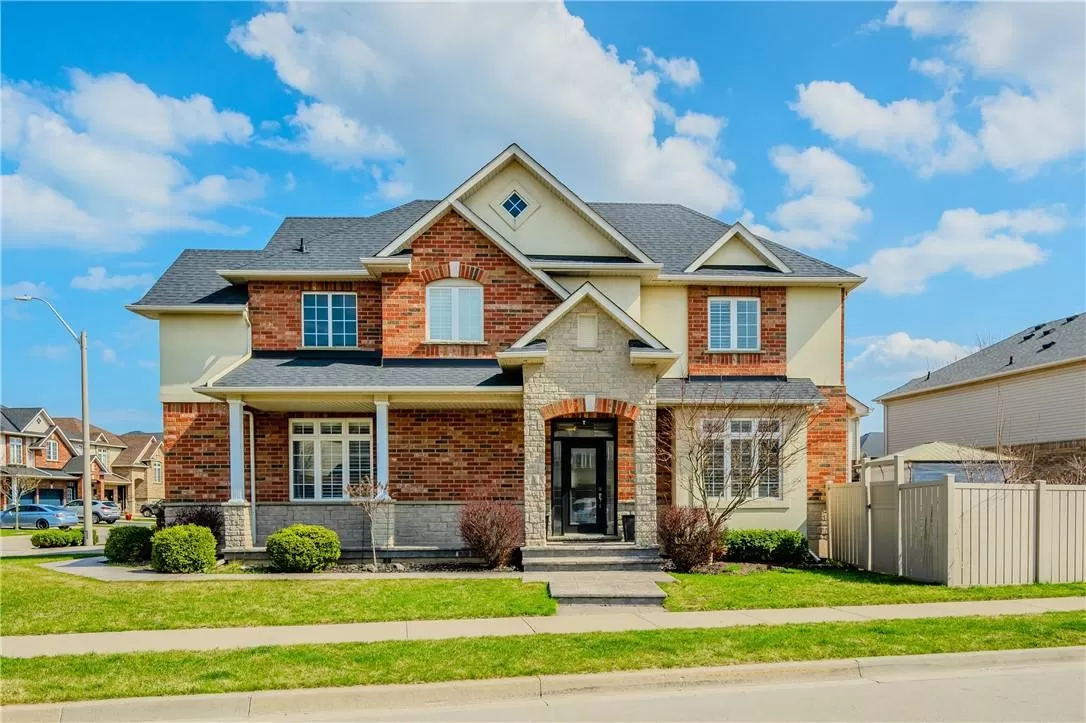 House for rent: 60 Springbreeze Heights, Hamilton, Ontario L8E 0B3