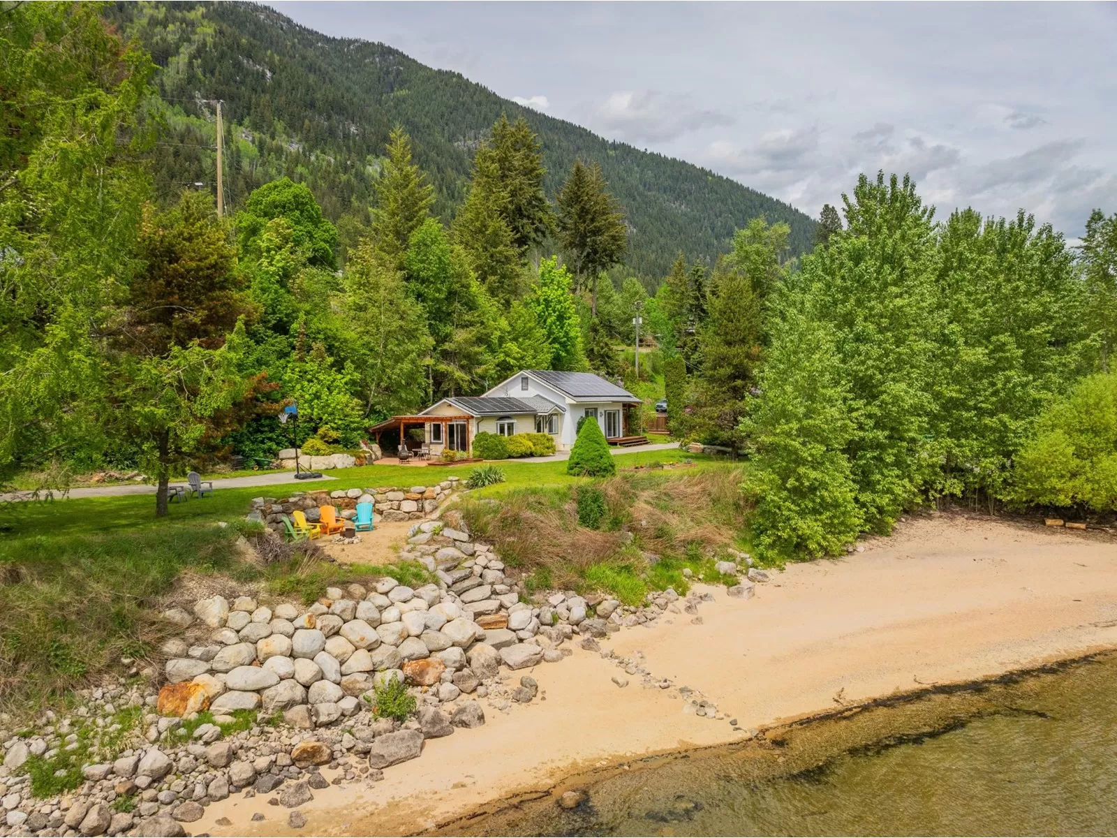House for rent: 606 Jorgensen Road, Nelson, British Columbia V1L 6M6