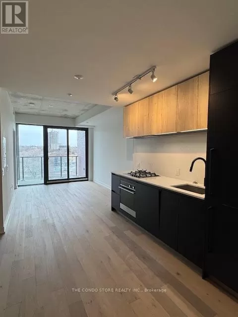 Apartment for rent: 609 - 2625 Dundas Street W, Toronto, Ontario M6P 0C5