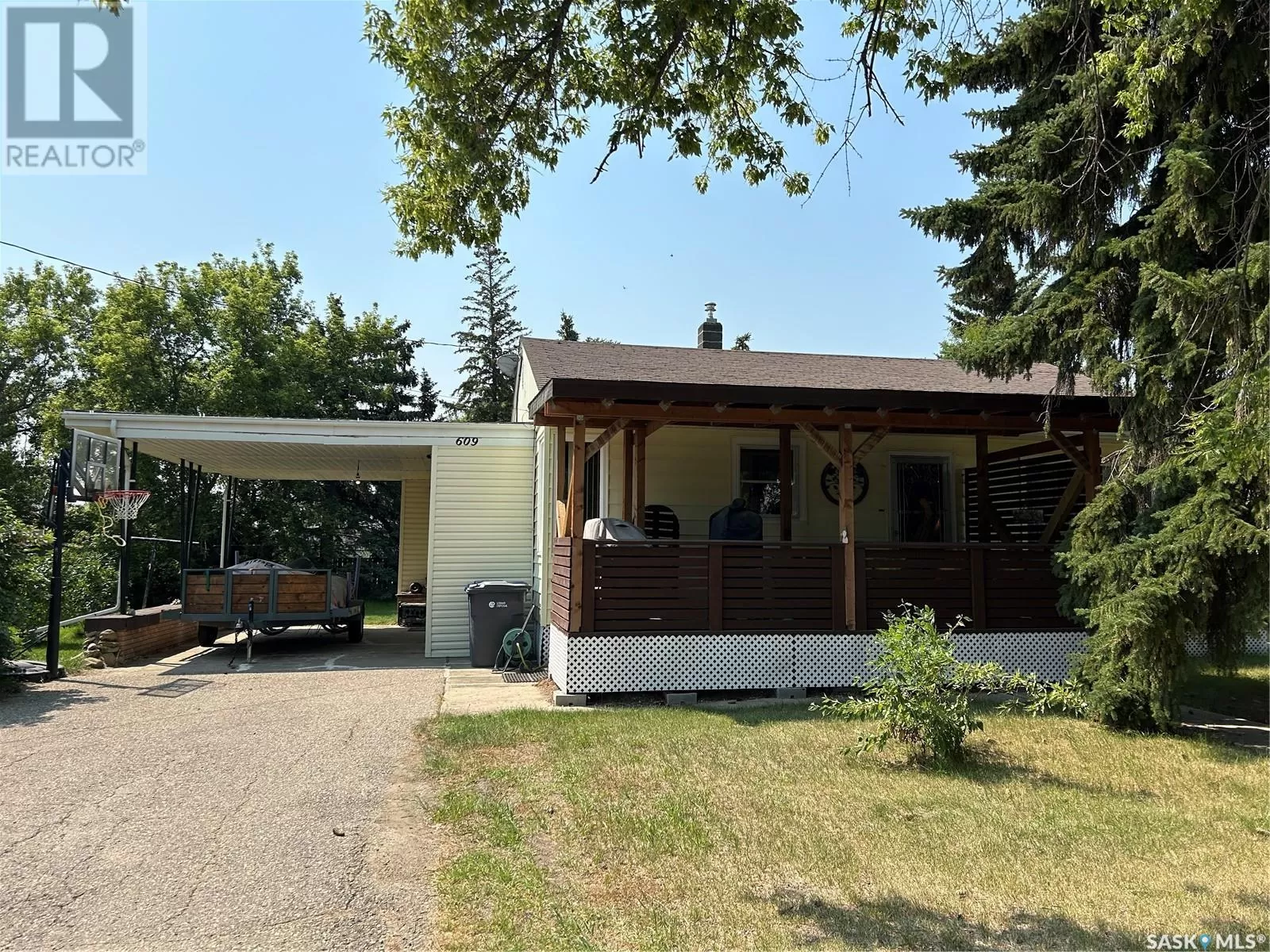 House for rent: 609 Walsh Avenue, Oxbow, Saskatchewan S0C 2B0