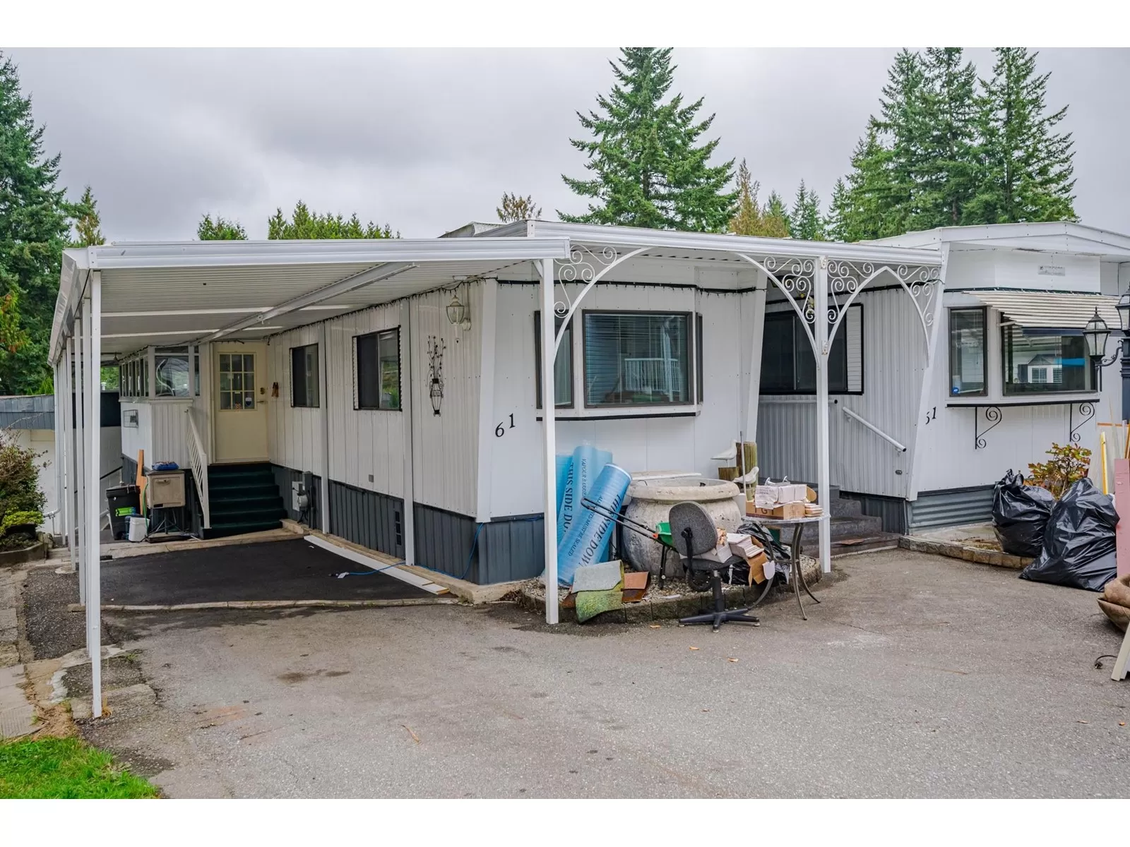 Manufactured Home for rent: 61 24330 Fraser Highway, Langley, British Columbia V3A 4R3