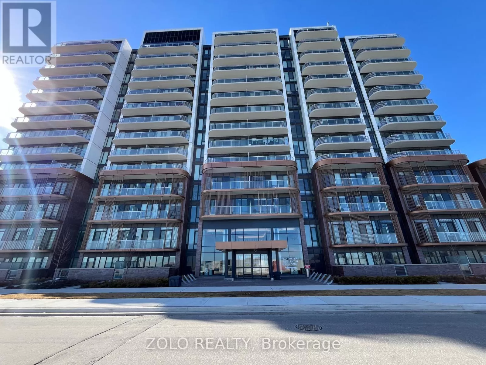 Apartment for rent: 617 - 220 Missinnihe Way, Mississauga, Ontario L5H 1G5