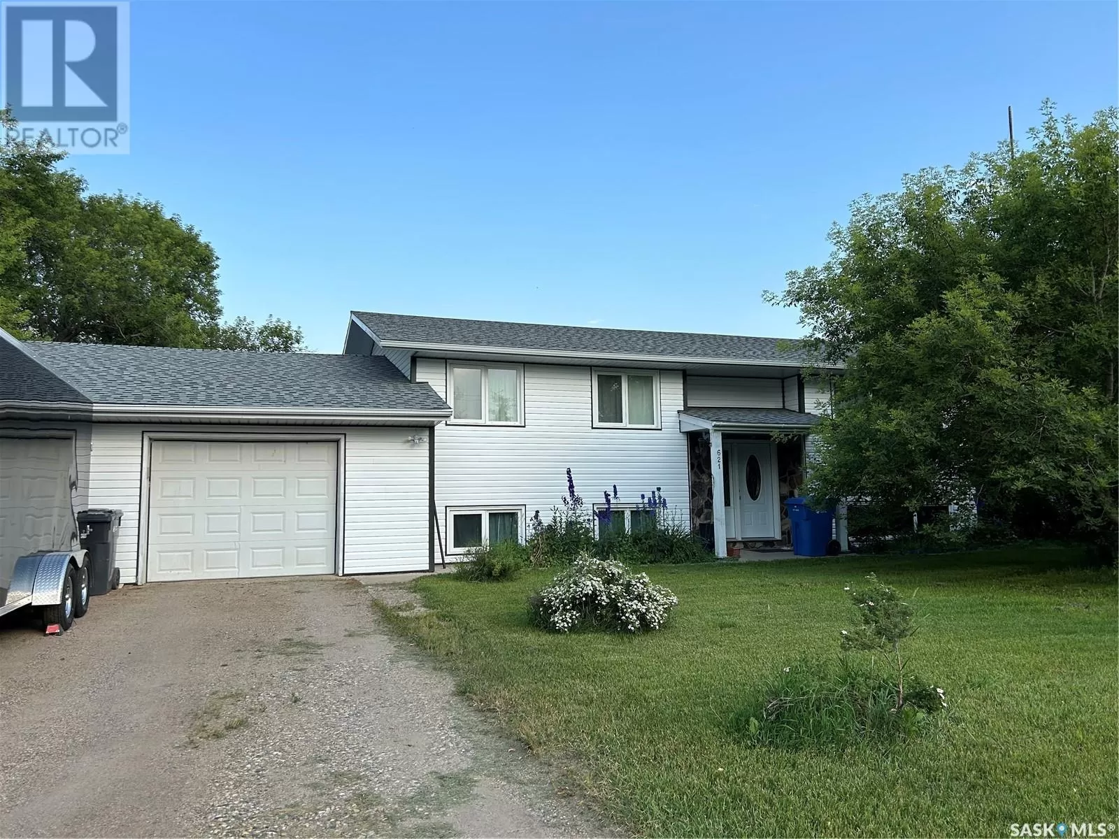 House for rent: 621 Mccall Street, Oxbow, Saskatchewan S0C 2B0