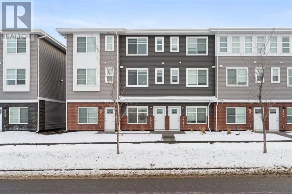 Row / Townhouse for rent: 6315 128 Avenue Ne, Calgary, Alberta T3N 2G1