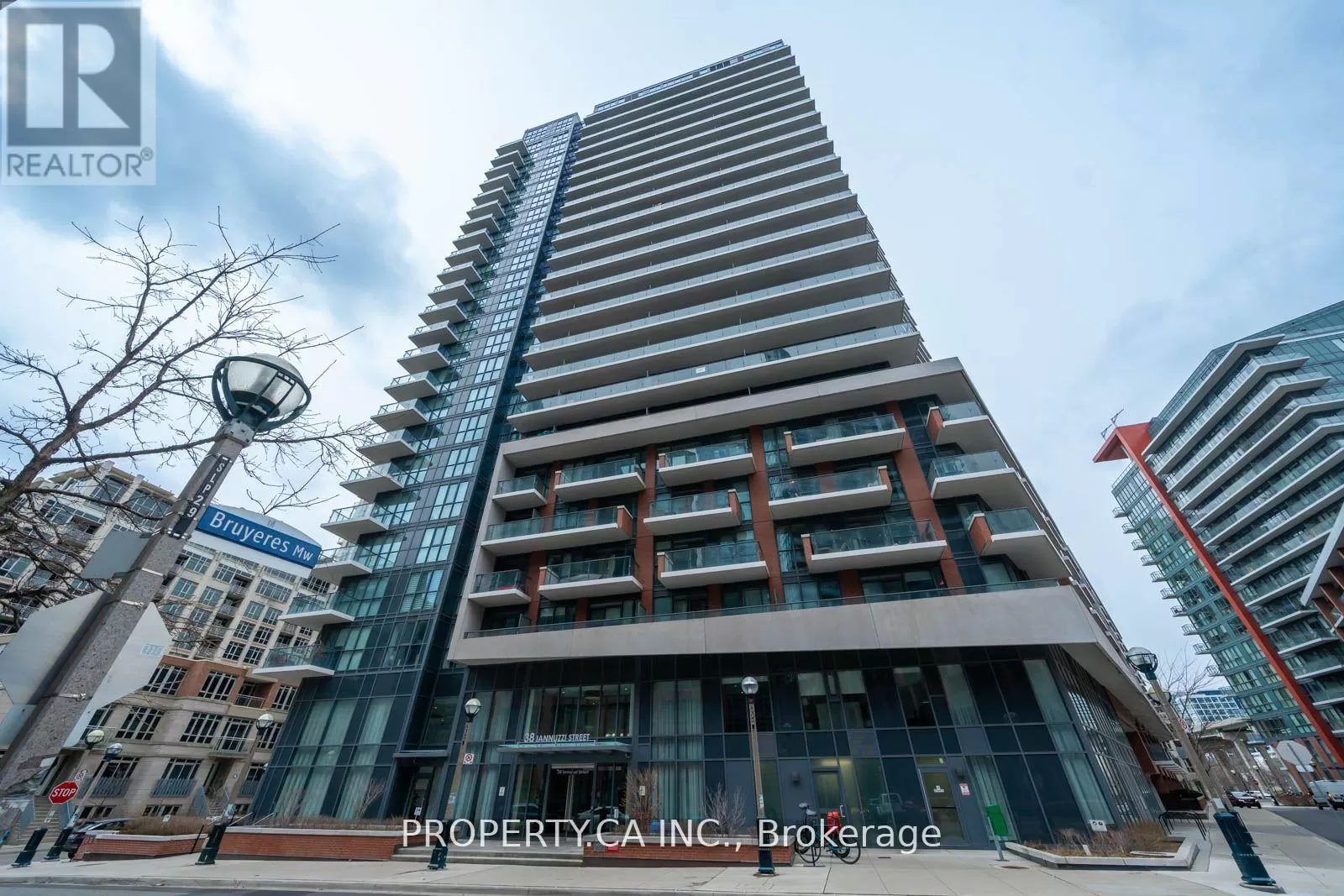 Apartment for rent: 641 - 38 Iannuzzi Street, Toronto, Ontario M5V 0S2
