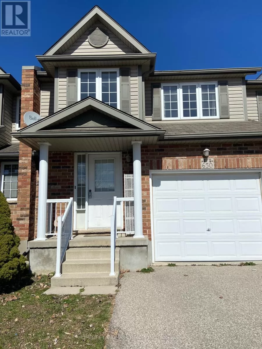 Row / Townhouse for rent: 650 Wild Ginger Avenue, Waterloo, Ontario N2V 2T1