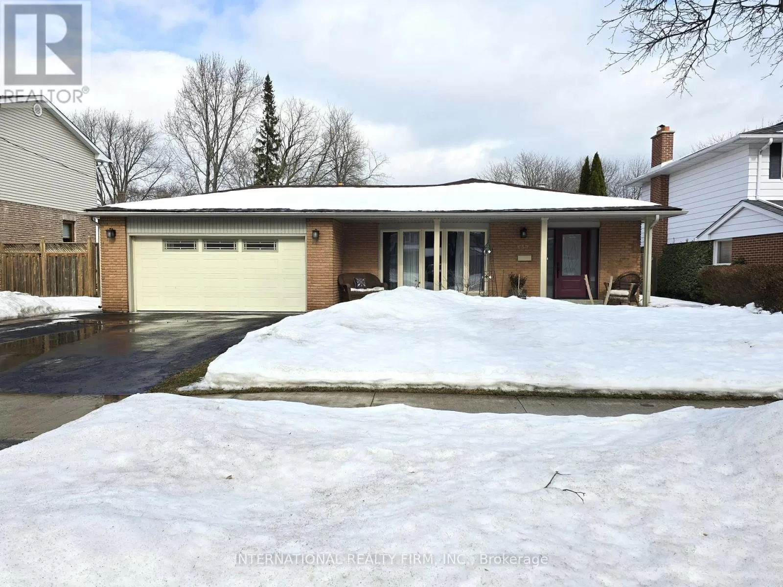 House for rent: 659 Cherrywood Drive, Burlington, Ontario L7T 3W9