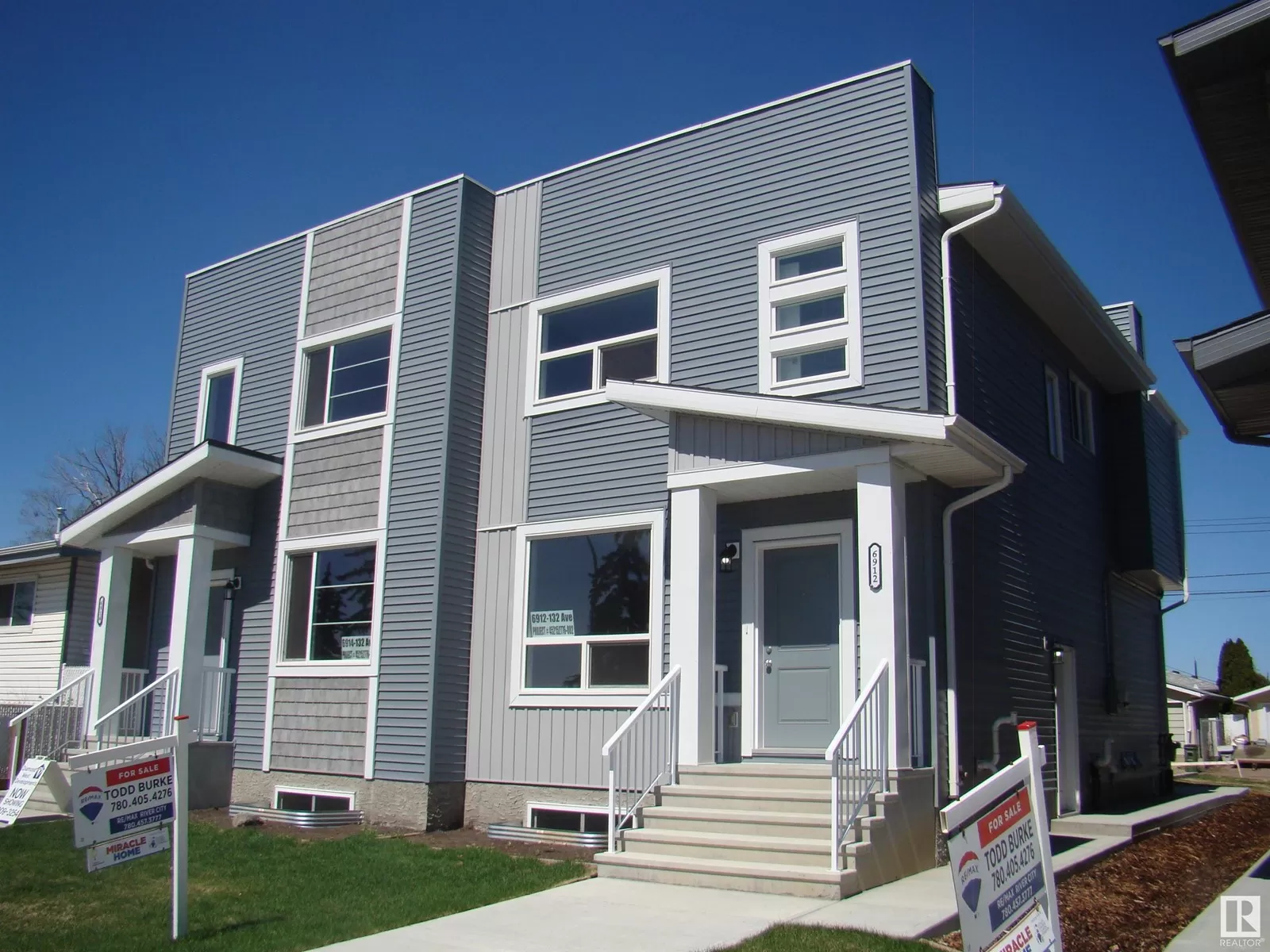 Duplex for rent: 6912 132 Av Nw, Edmonton, Alberta T5C 2A6