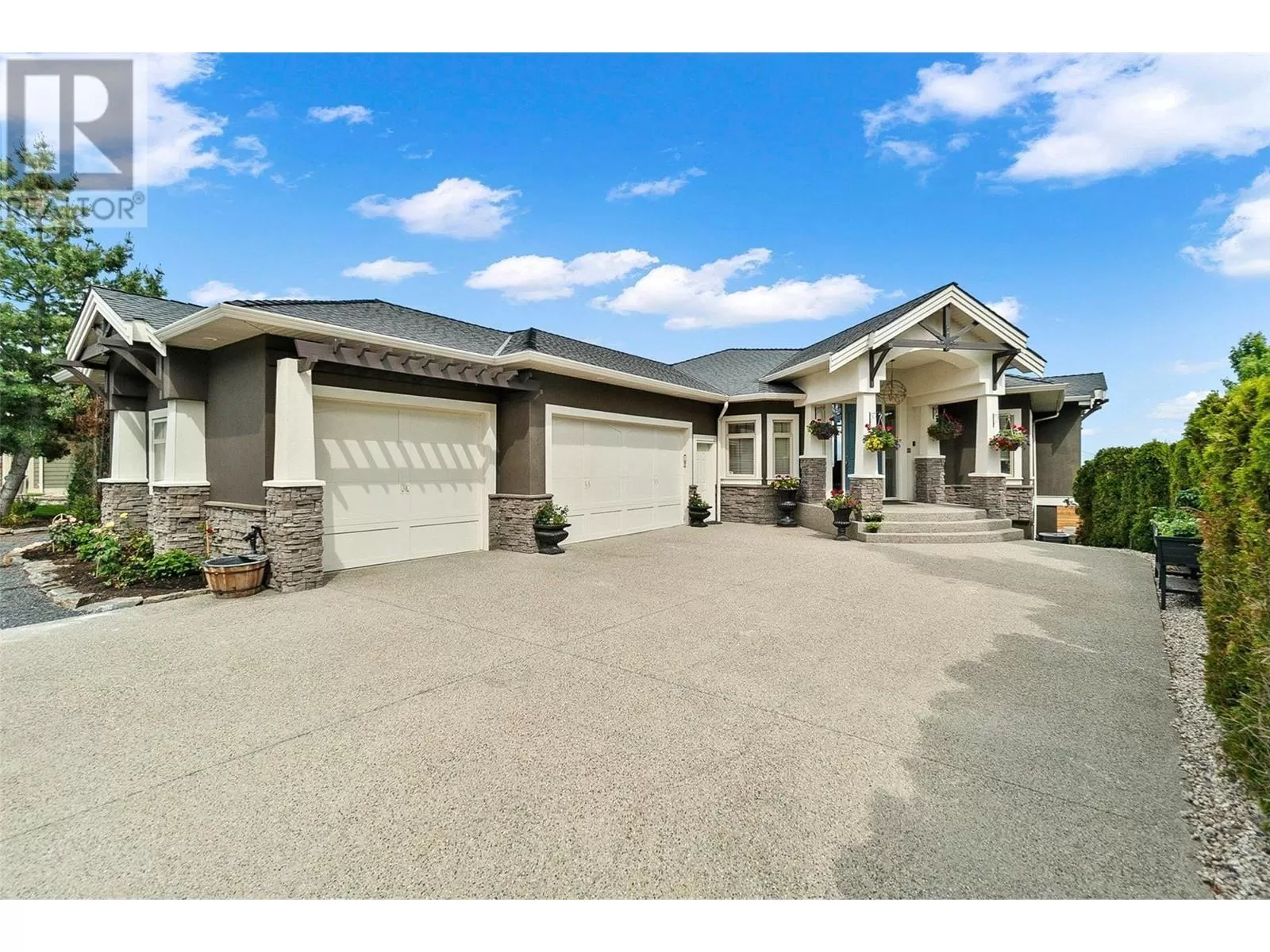 House for rent: 698 Devonian Avenue, Kelowna, British Columbia V1W 5C2