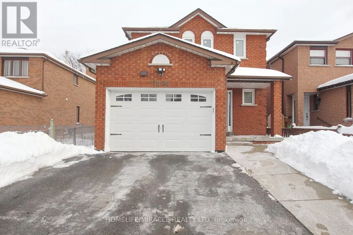 House for rent: 7094 Dalewood Drive, Mississauga, Ontario L4T 4G7