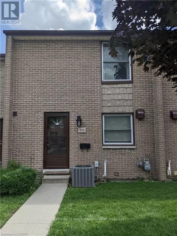 Row / Townhouse for rent: 710 Wonderland Road S, London, Ontario N6K 1L8