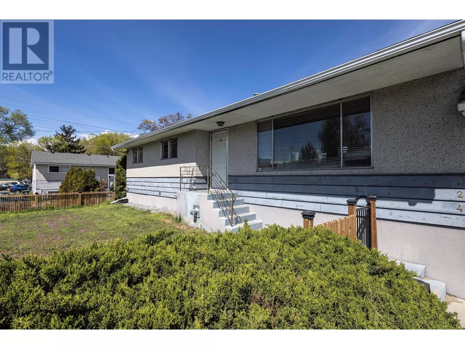 House for rent: 724 Kinnear Avenue, Kelowna, British Columbia V1Y 5B1
