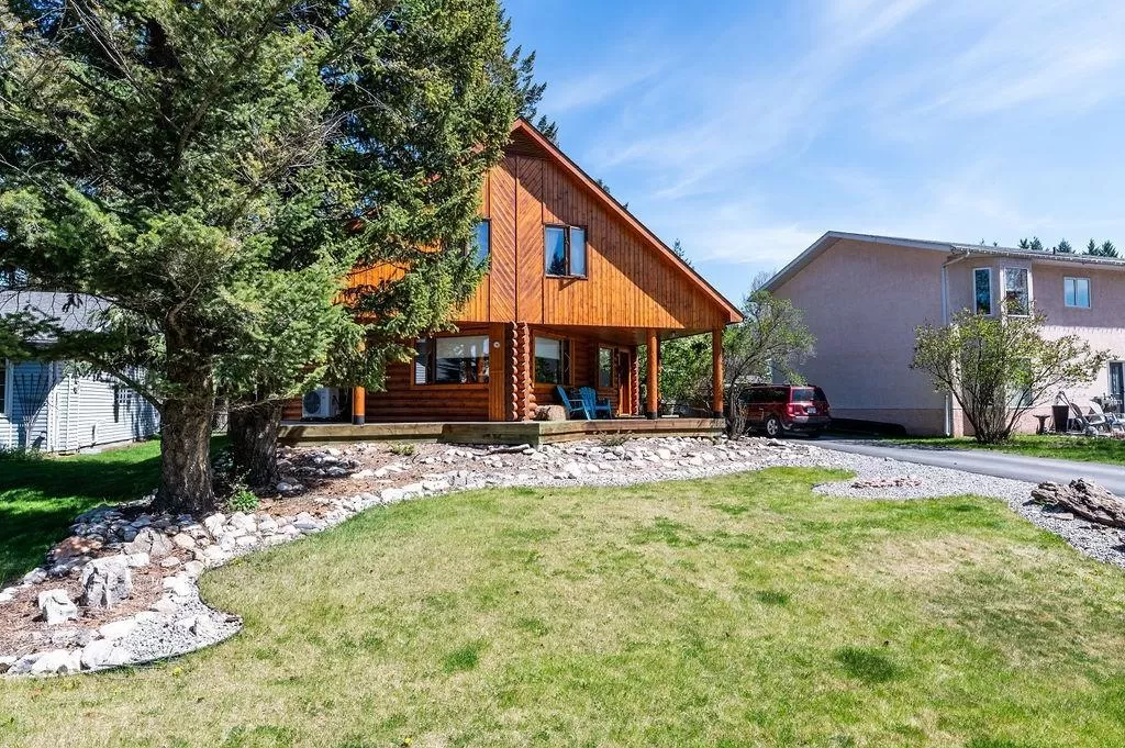 House for rent: 7500 Rivercrest Road, Radium Hot Springs, British Columbia V0A 1M0