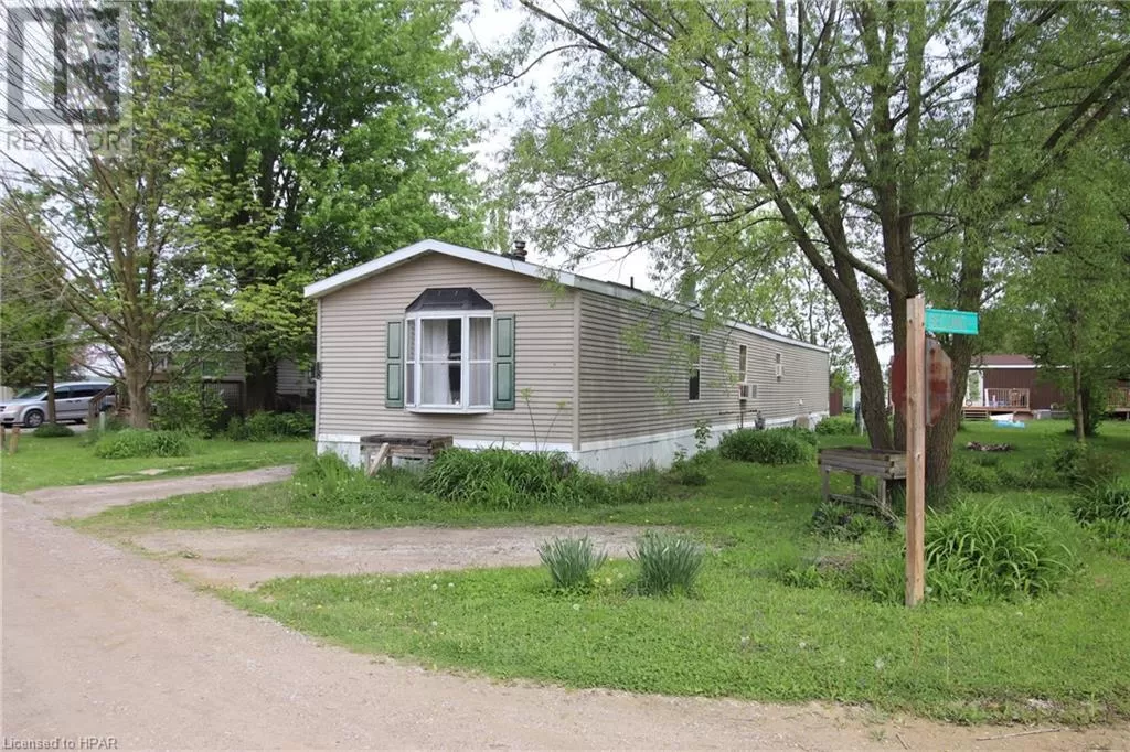 Mobile Home for rent: 75049 Hensall Road Unit# 18, Huron East (Munic), Ontario N0K 1W0