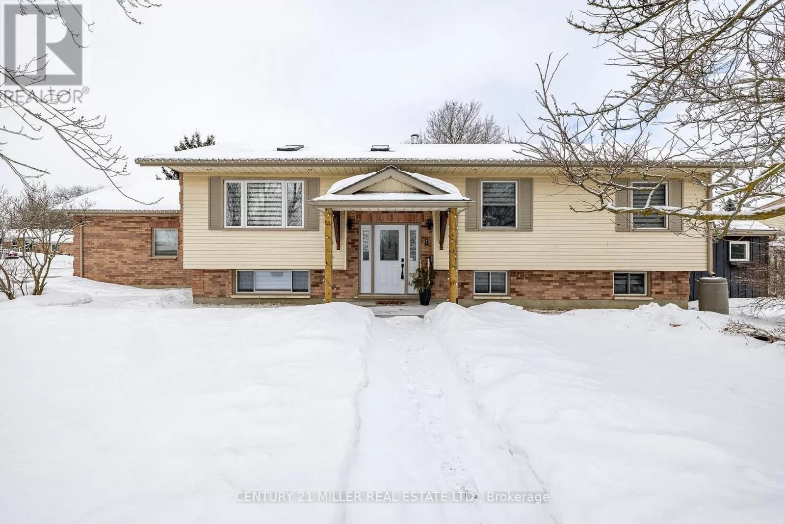 House for rent: 8 Wilson Crescent, Centre Wellington, Ontario N0B 1S0